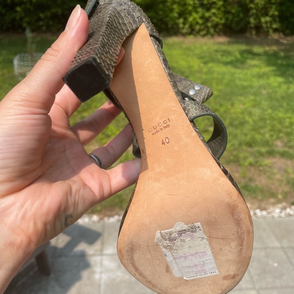 Vintage GUCCI reptile skin buckle heels - Picture 2 of 8